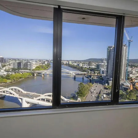 Sky High River View In Brisbane