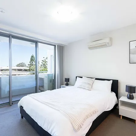 Spacious Riverside 2br Cbd Parking Pool & Gym *