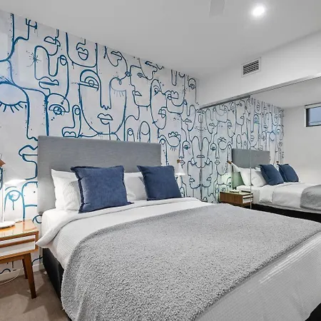 Urban Escape: Great Location W/ Cityscape Apartment *