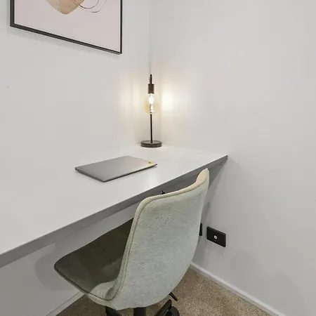 2 Level Skyloft - Pool - Sleeps 6 - Baby Apartment