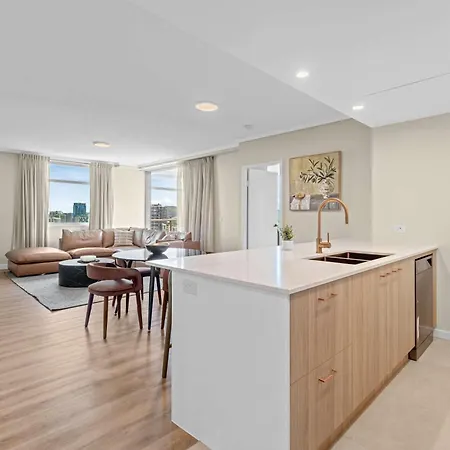 Riverfront Luxe 2br Cbd With Iconic & Bridge Views Apartment Brisbane