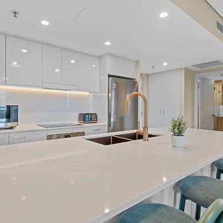 Riverfront Luxe 2br Cbd With Iconic & Bridge Views Brisbane