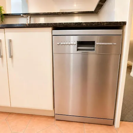 Apartment Queen Street Cbd With Balcony And Amenities C48 Brisbane