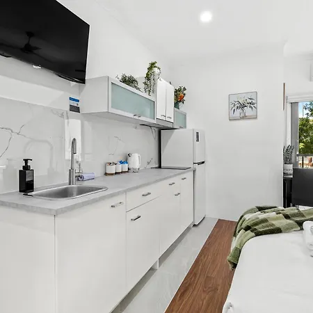 Bright With River View, Pool, Gym & Balcony Apartment