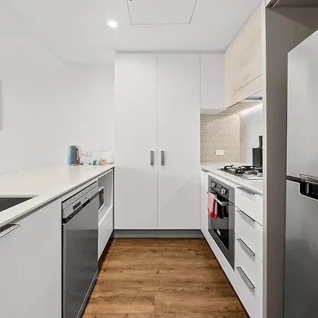 9th Floor Retreat - River Views With Parking Brisbane