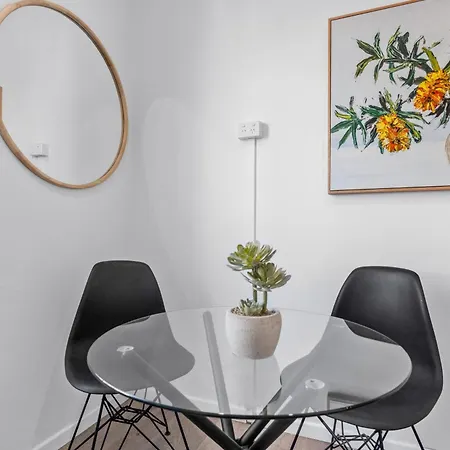 Stylish Cbd - Short Walk To Hospitals And Cbd Apartment Brisbane