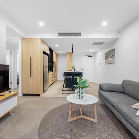 Apartment Modern 2br And Pool With South Square Brisbane