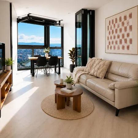 63 Floors Up & A Million-dollar View W/ Carpark Apartment *
