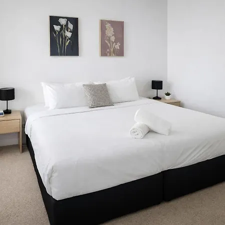 2br Night Life -pool-parking-rooftop-intercom Brisbane