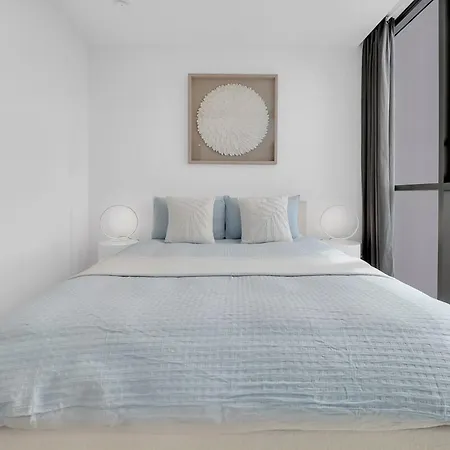 Modern Living With Secure Parking! * Brisbane