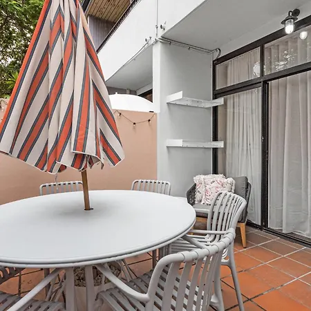 Courtyard 1-bed In New Farm Apartment
