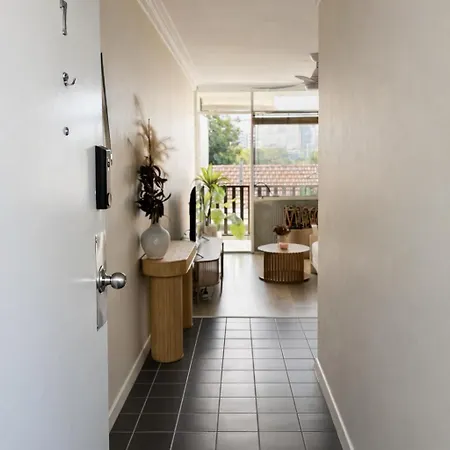 Cozy And 1 Bedroom