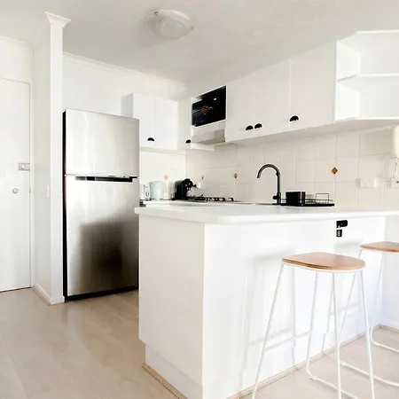 2br - Lagoon Pool Gym - Sleeps 6 - Baby Equipped - Free Parking *