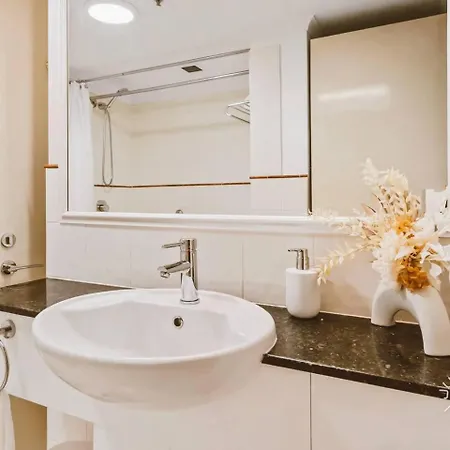 View 2br Retreat | Pool & Gym Access