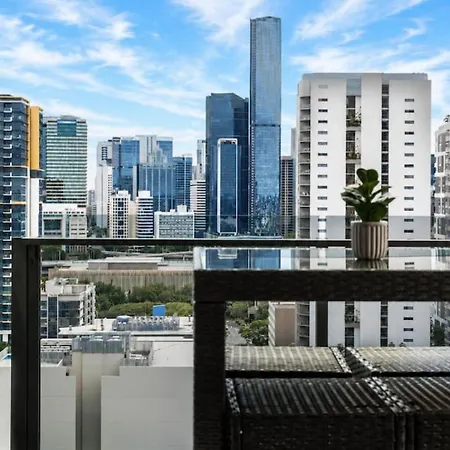 Level 22 Skyline Views With Sauna, Gym, Pool And Free Parking