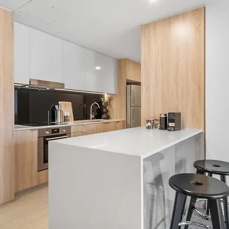 Spire - Free Car Park Apartment