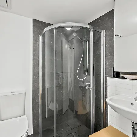 South Bank With Pool, Hot Tub & Parking Apartment