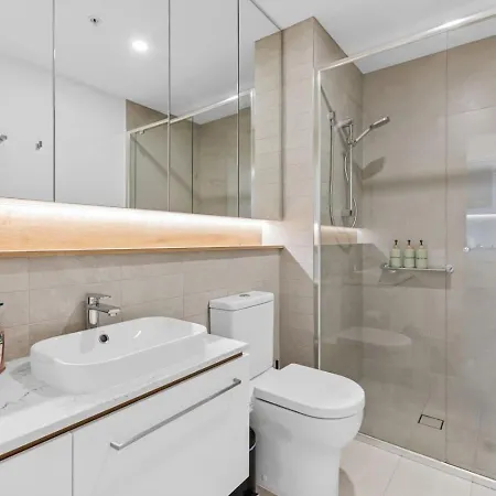 Walk To The Gabba With Rooftop Pool & Secure Carpark With Beautiful Views