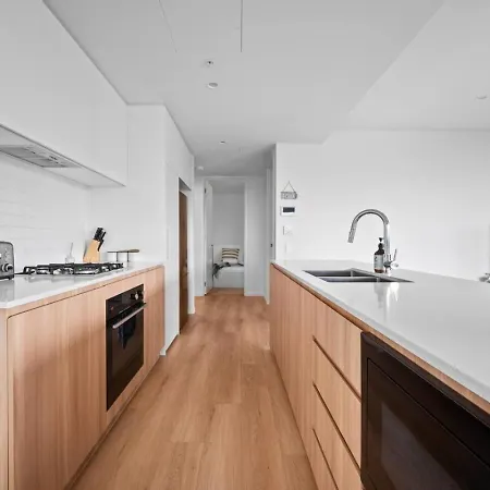 Skyhigh Retreat View And Shopping At Your Doorstep Apartment
