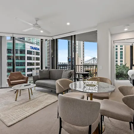 Modern 2br With River Views, Rooftop Pool, Parking * Brisbane