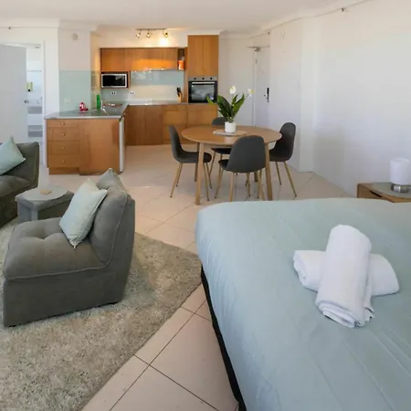 Sky High River View In Apartment Brisbane