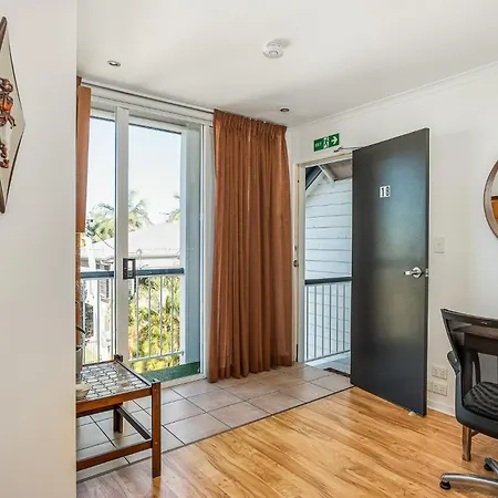 Mid-century Kangaroo Point - 1br Apartment, Walk To Cbd, River & The Gabba * Brisbane