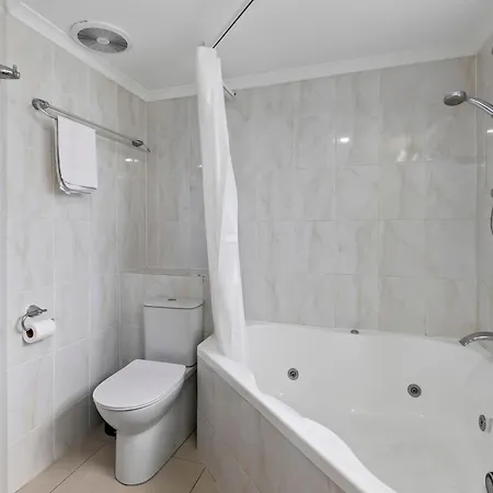 Bright 2br With Parking, Balcony & Wifi * Brisbane
