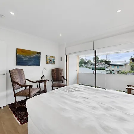 Apartment Balcony 2-bed In Ashgrove