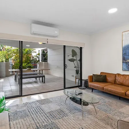 Apartment Sunny & Cozy 2br With Wifi, Parking & Balcony
