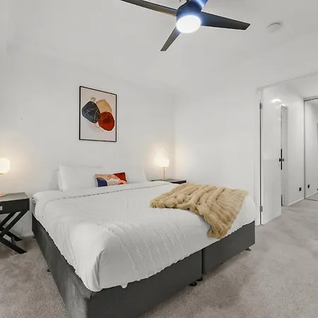 2 Level Skyloft - Pool - Sleeps 6 - Baby Apartment *