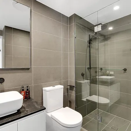 2br Utopia Fortitude Valley -pool-rooftop-king Bed Apartment
