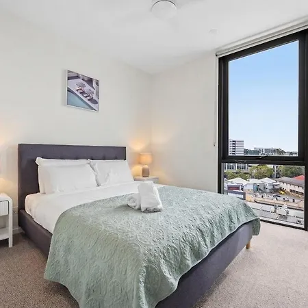 2b2b In West Village Enjoy Eats, Grocery And Vibes * Brisbane