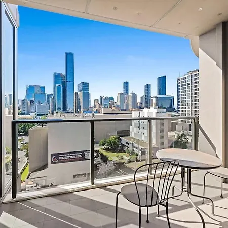 9th Floor Retreat - River Views With Parking Brisbane