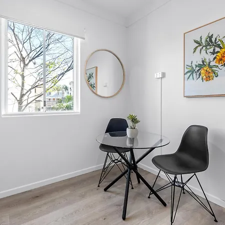 Apartment Stylish Cbd - Short Walk To Hospitals And Cbd