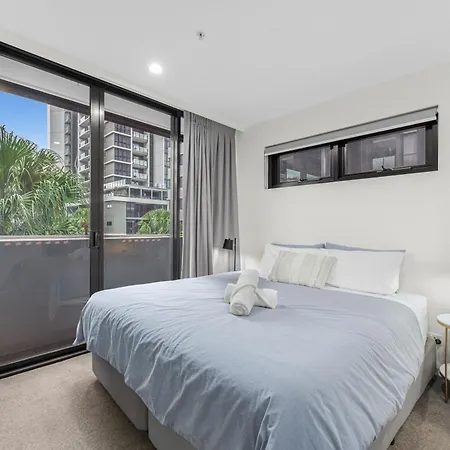 Modern 2br And Pool With South Square Apartment *