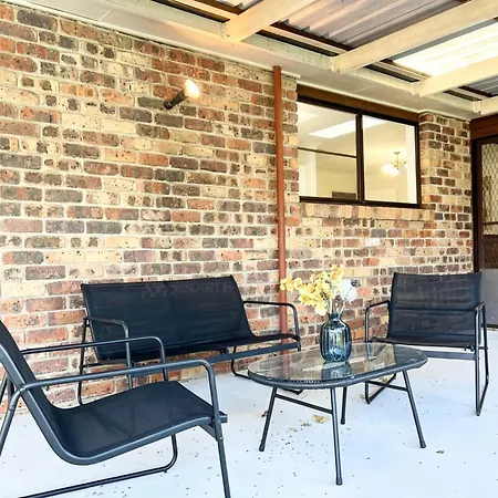 Elegant Family Runcorn With Parking Brisbane