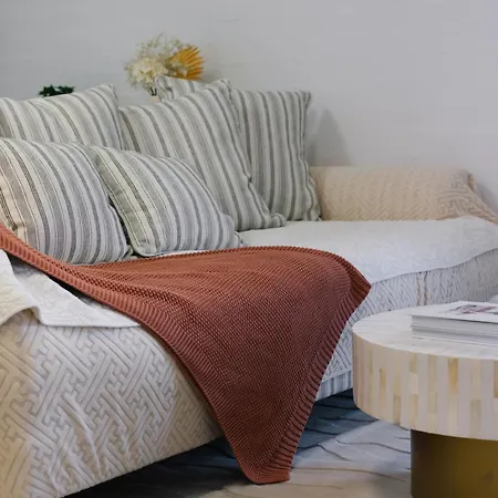 2br 2ba Indooroopilly-walk To Shops & Bus