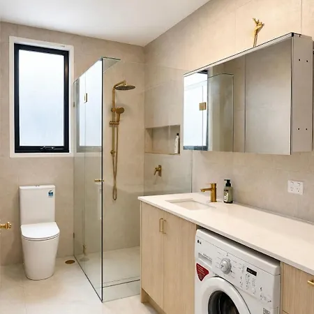 Newly Renovated 2br Guest With Private Entry Apartment Brisbane