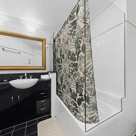 Skyline 1-bed Retreat In *