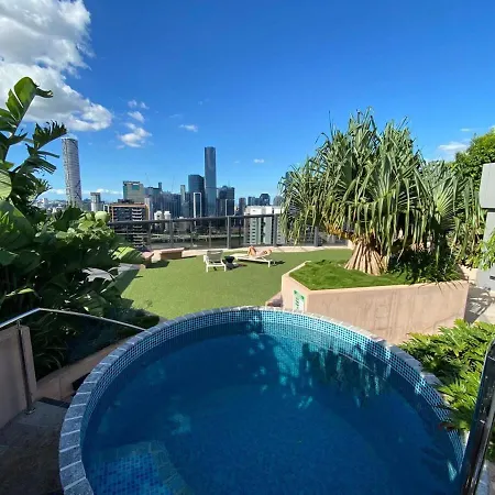 South 1 Bedroom With Pool *