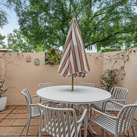 Courtyard 1-bed In New Farm * Brisbane
