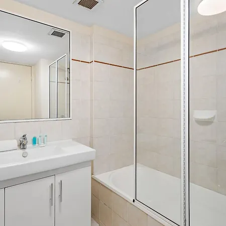 Apartment Family-friendly 2 Bed Retreat Yard Parking Albion Brisbane