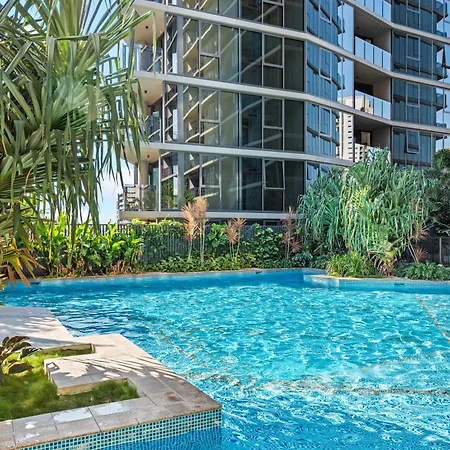 Stunning With Sunset Views, Car Park, Gym And Pool *