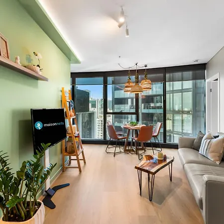 Sky Tower Luxe Retreat Pool & Gym Apartment *