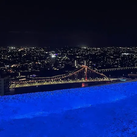 Luxury Cbd With 180 River Views & Rooftop Pool Apartment Brisbane
