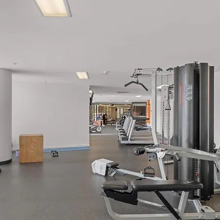 Luxury 2 Bed 2 Bath Parking Pool Gym & Sauna * Brisbane