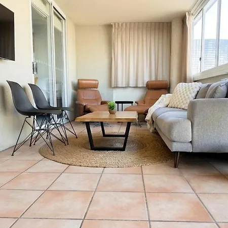 Apartment 2br - Lagoon Pool Gym - Sleeps 6 - Baby Equipped - Free Parking *