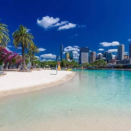 Lvl72 Breathtaking Views With Parking, Pool & Gym * Brisbane