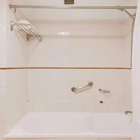 Apartment View 2br Retreat | Pool & Gym Access