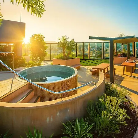 Apartment Modern W Pool, Gym, Views - South *